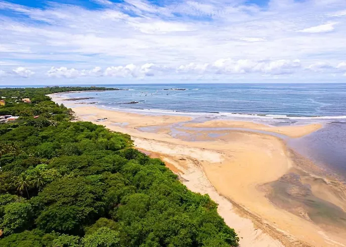 Salty Living - Hills Tamarindo